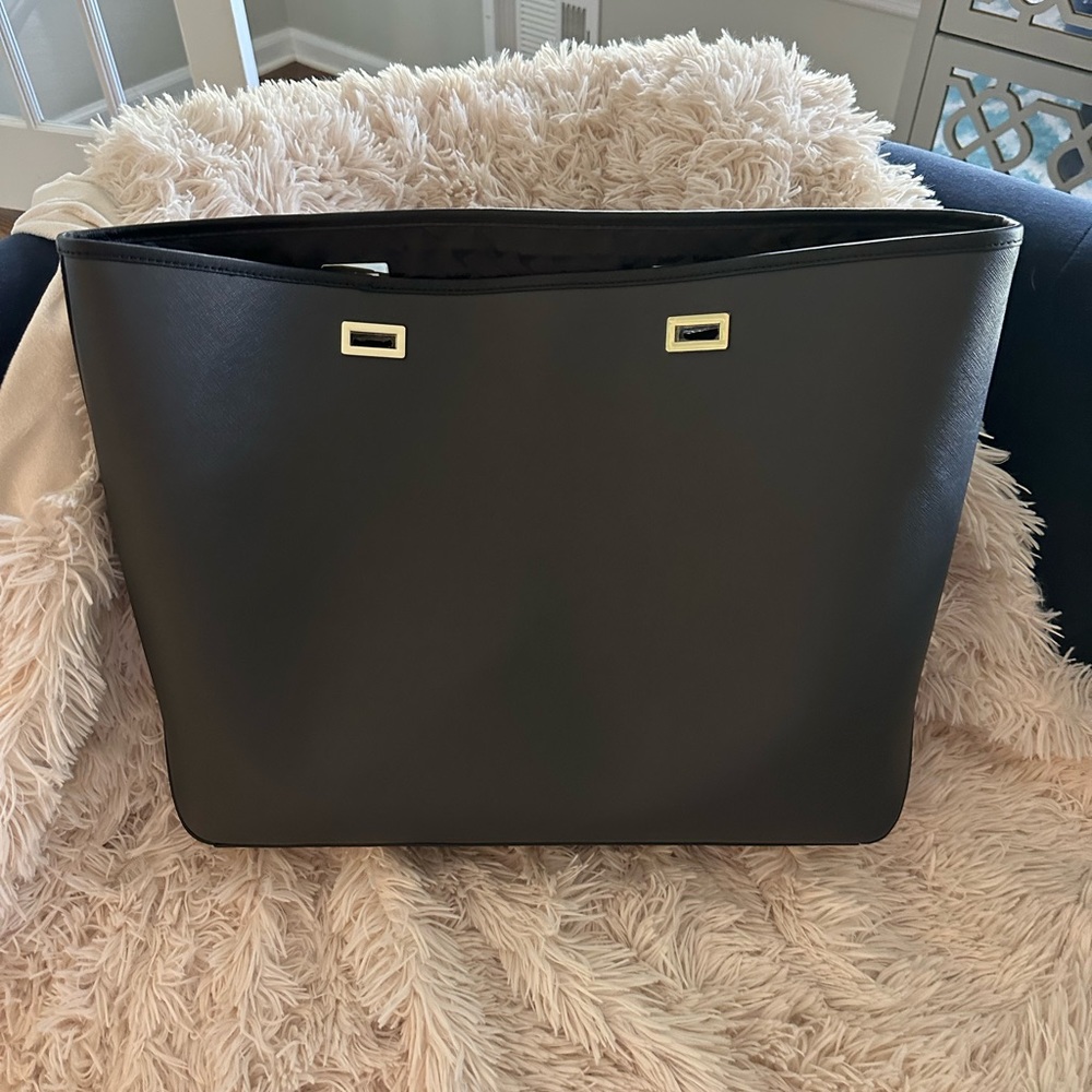 NEW 15” Lo and Sons Seville Shell in Grey Saffiano Leather